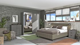 Schlafzimmer - Set C Kule, 5-teilig, Farbe: Graphitgrau, ein Kleiderschrank mit LED-Rahmen, eine Kommode und zwei Nachtkommoden