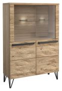 Vitrine Buzet 05, Farbe: Eiche / Schwarz, teilmassiv - Abmessungen: 140 x 94 x 40 cm (H x B x T)