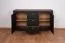 Stabiles Sideboard / Kommode mit vier Fächer Barbe 17, drei Schubladen, Farbe: Schwarz matt, ABS-Kantenschutz, Griffe: Gold, zwei Türen, Maße: 83,5 x 137 x 40 cm, leicht kombinierbar mit anderen Möbeln