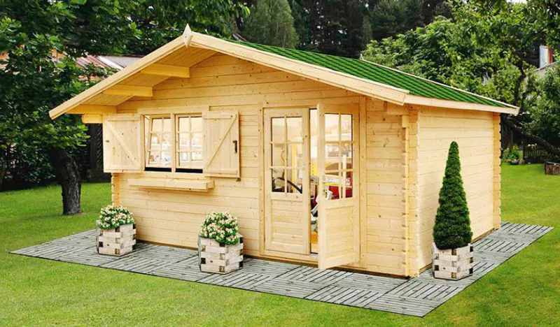 Holz-Gartenhaus 3,98 x 4,46 Meter (inkl. Dach) | Naturbelassen | Satteldach | 44 mm Blockbohlen-Haus Abbildung