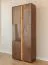 Breite Vitrine Sienne 03, Massivholz, in Tabacco geölt, Push-to-open Funktion, Maße: 205 x 84,5 x 37 cm, zwei Türen, inkl. LED-Beleuchtung, 11 Fächer