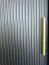 Außergewöhnlicher Kleiderschrank mit einer Spiegeltür Balmenhorn 30, Farbe: Weiß matt / Schwarz matt - Abmessungen: 200 x 120 x 62 cm (H x B x T), mit fünf Fächern