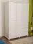Kleiderschrank | 3 Drehtüren | 4 Schubladen | 3 Fächer | mit Kleiderstange | 135 cm breit | Massivholz | Farbe: Weiß Abbildung