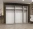 Drehtürenschrank mit drei Kleiderstangen Korab 99, Farbe: Kaschmir, drei Fächer, 2,5 Meter breit, Griffe: Gold, Soft-Close-Funktion, zwei Spiegeltüren