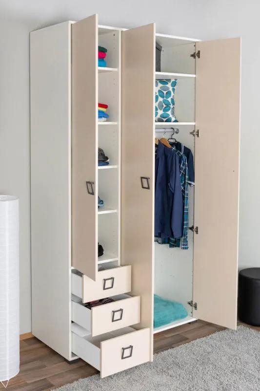 Kleiderschrank | 3 Drehtüren | 3 Schublade | 7 Fächer | mit Kleiderstange | 126 cm breit | Farbe: Weiß Abbildung