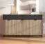 Modernes Sideboard mit viel Stauraum Zvesdara 06, drei Schubladen, Farbe: Eiche Artisan / Schwarz, drei Türen, sechs Fächer, Maße: 92,5 x 157 x 40 cm