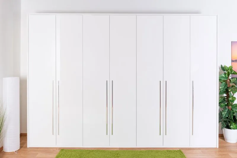 Großer 322 cm breiter Kleiderschrank mit 7 Türen | Farbe: Weiß Abbildung